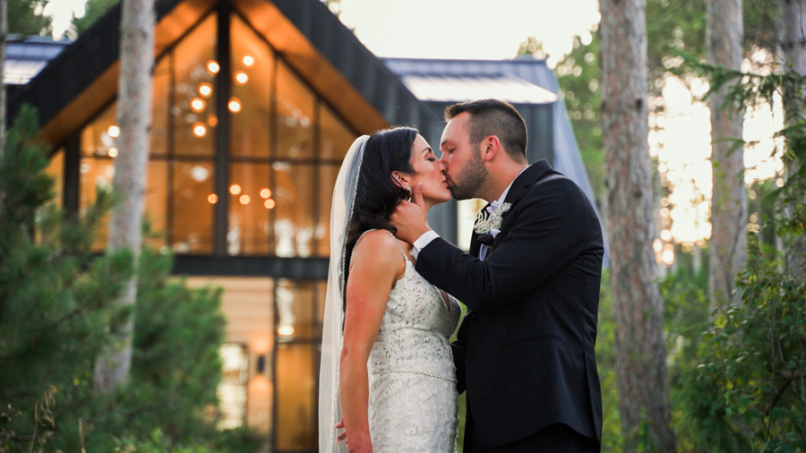 couple kissing, Pinewood